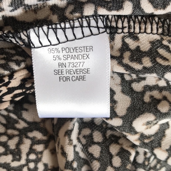 Dana Buchman women button down Ruffle button top. - Picture 9 of 10